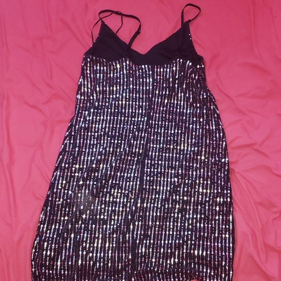 Black and gold sequin dress - Picture 3 of 3